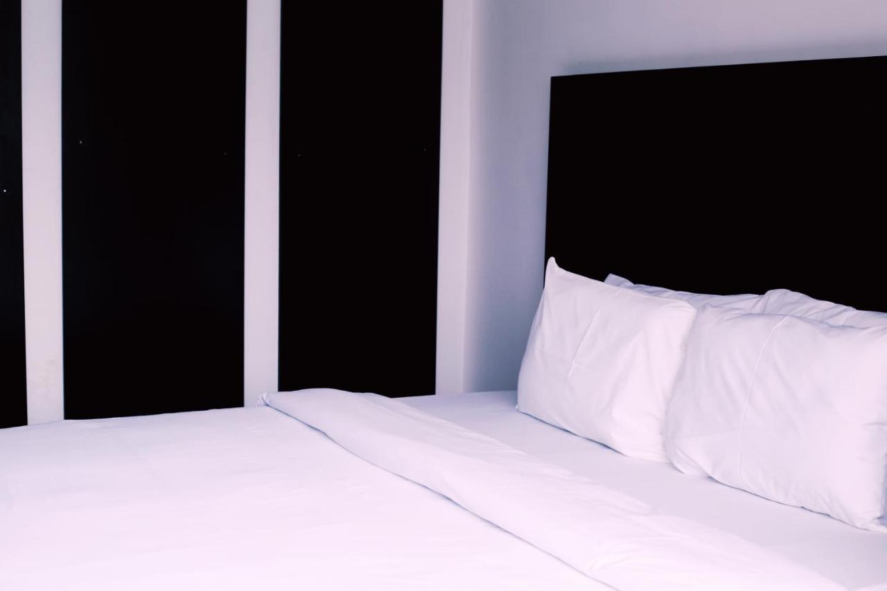 Hotel Capitol Ікеджа Екстер'єр фото