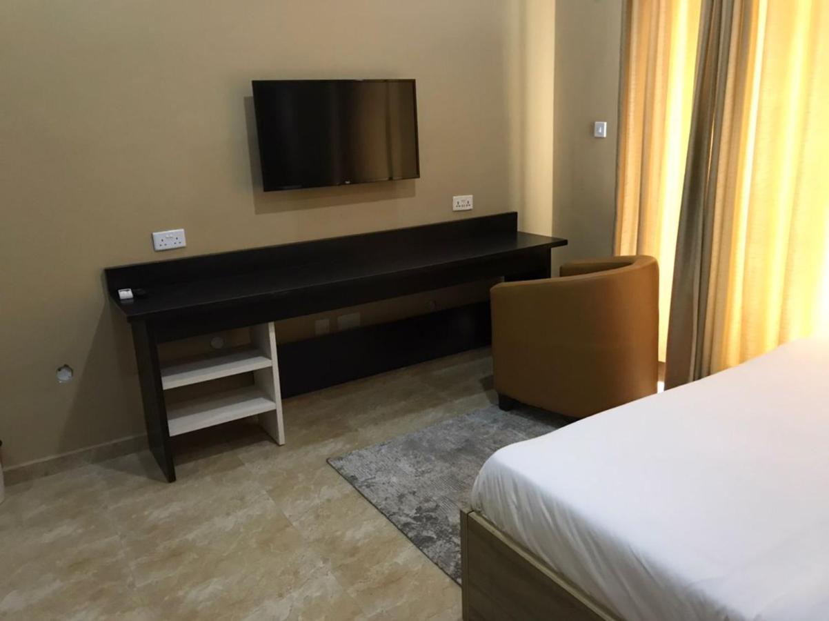 Hotel Capitol Ікеджа Екстер'єр фото