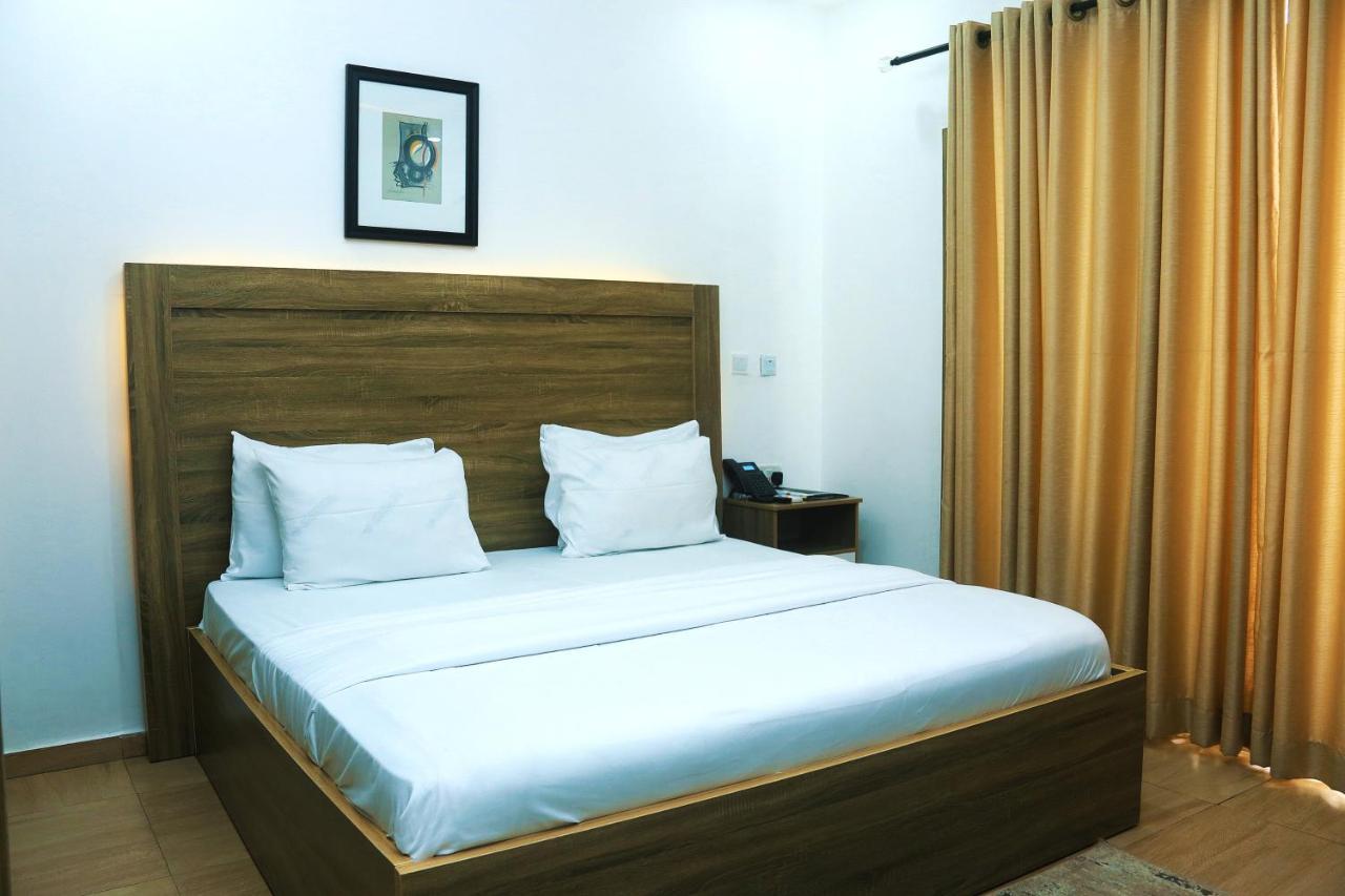 Hotel Capitol Ікеджа Екстер'єр фото