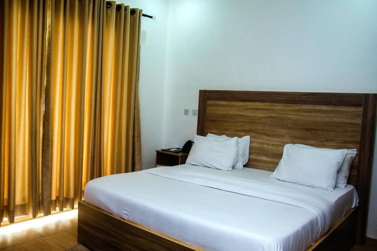 Hotel Capitol Ікеджа Екстер'єр фото